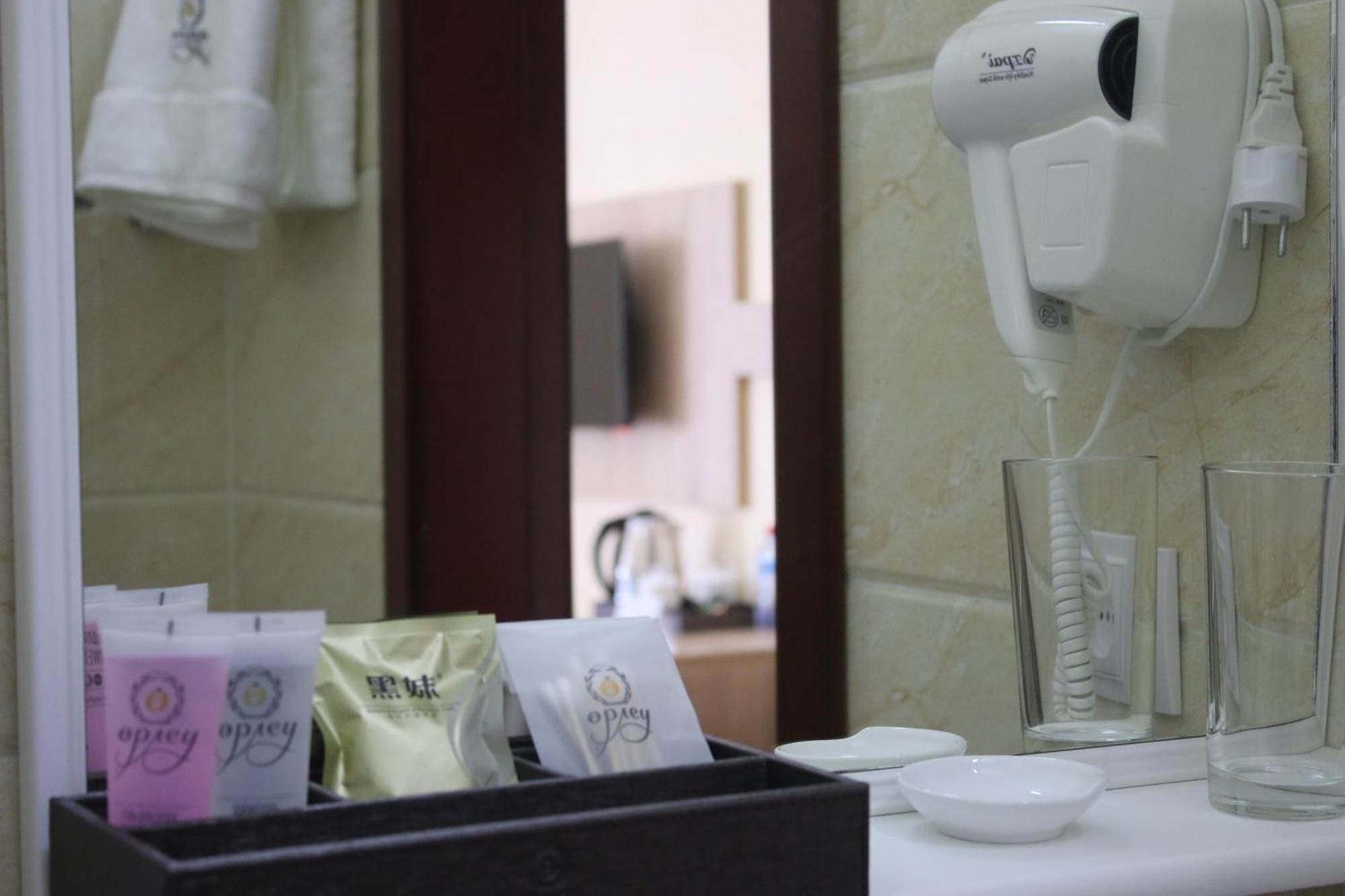 Park Hotel Al Bustan Shymkent Ngoại thất bức ảnh