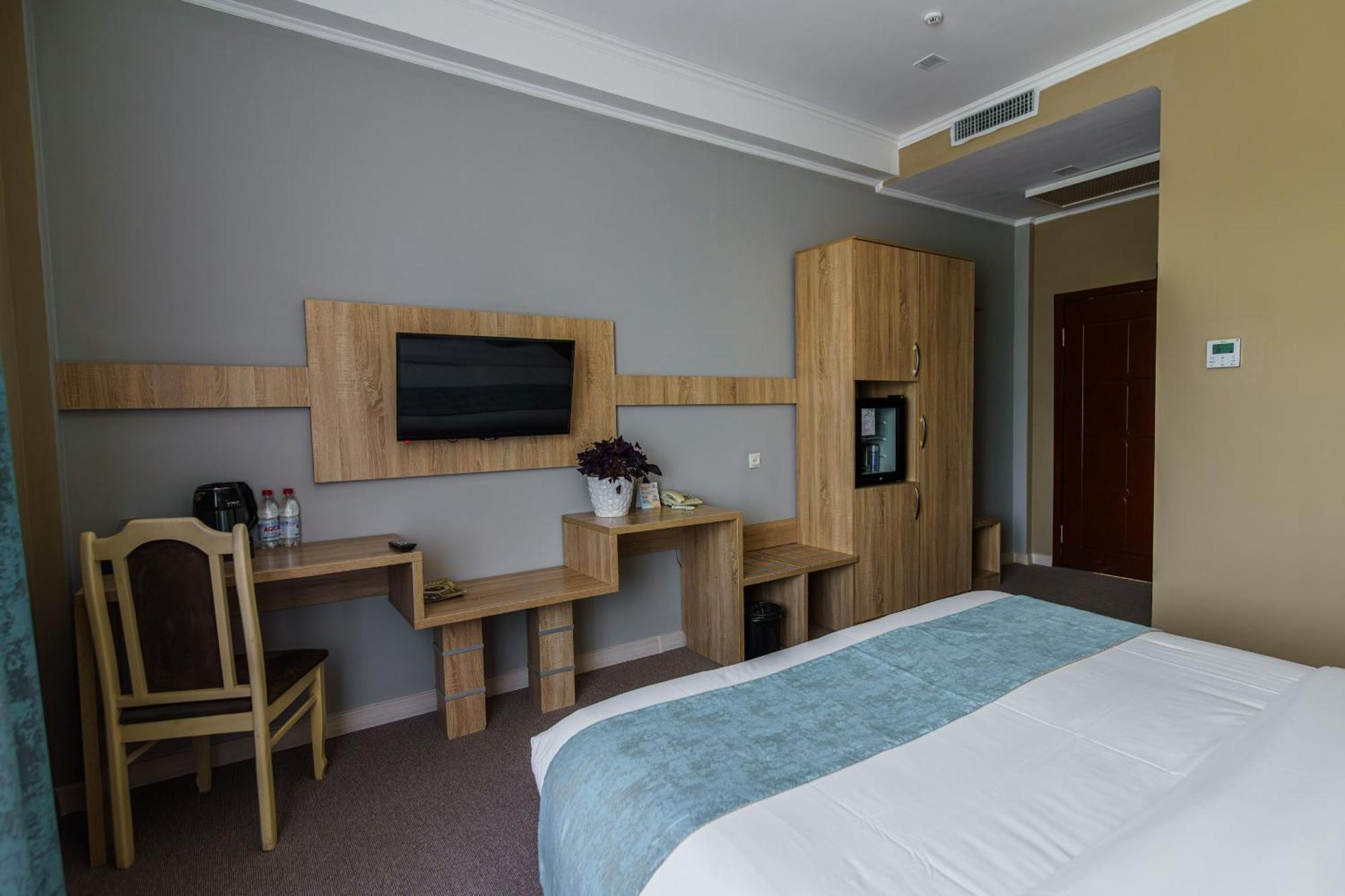 Park Hotel Al Bustan Shymkent Ngoại thất bức ảnh
