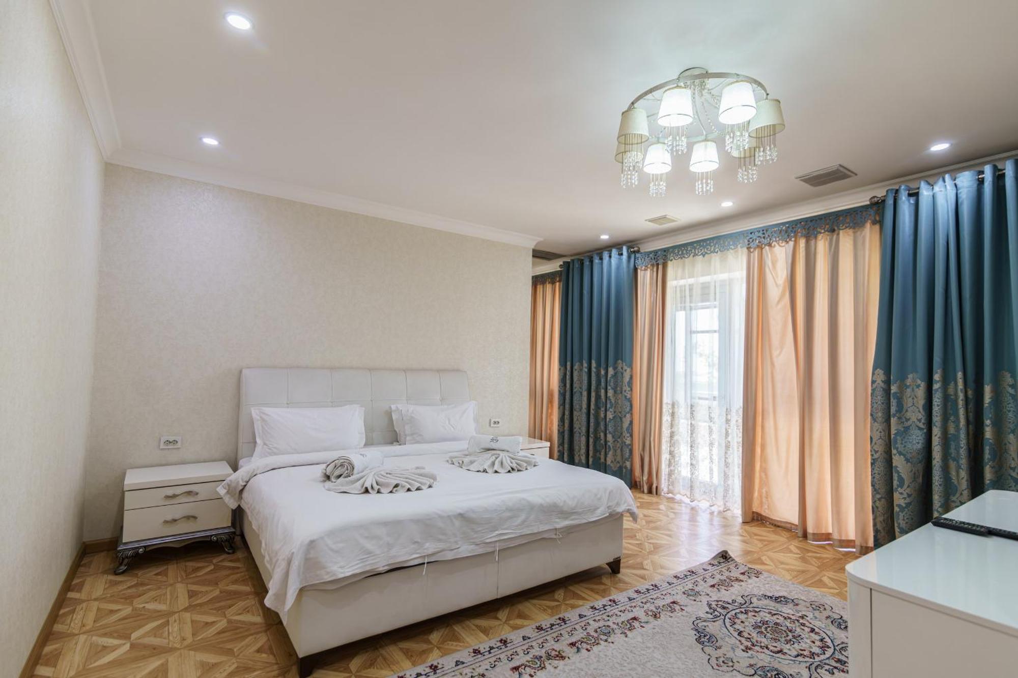 Park Hotel Al Bustan Shymkent Ngoại thất bức ảnh