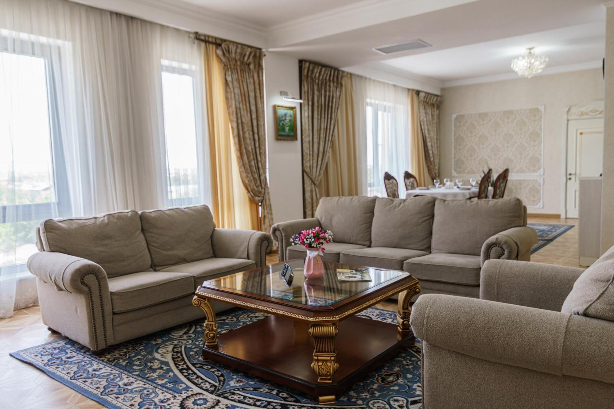 Park Hotel Al Bustan Shymkent Ngoại thất bức ảnh