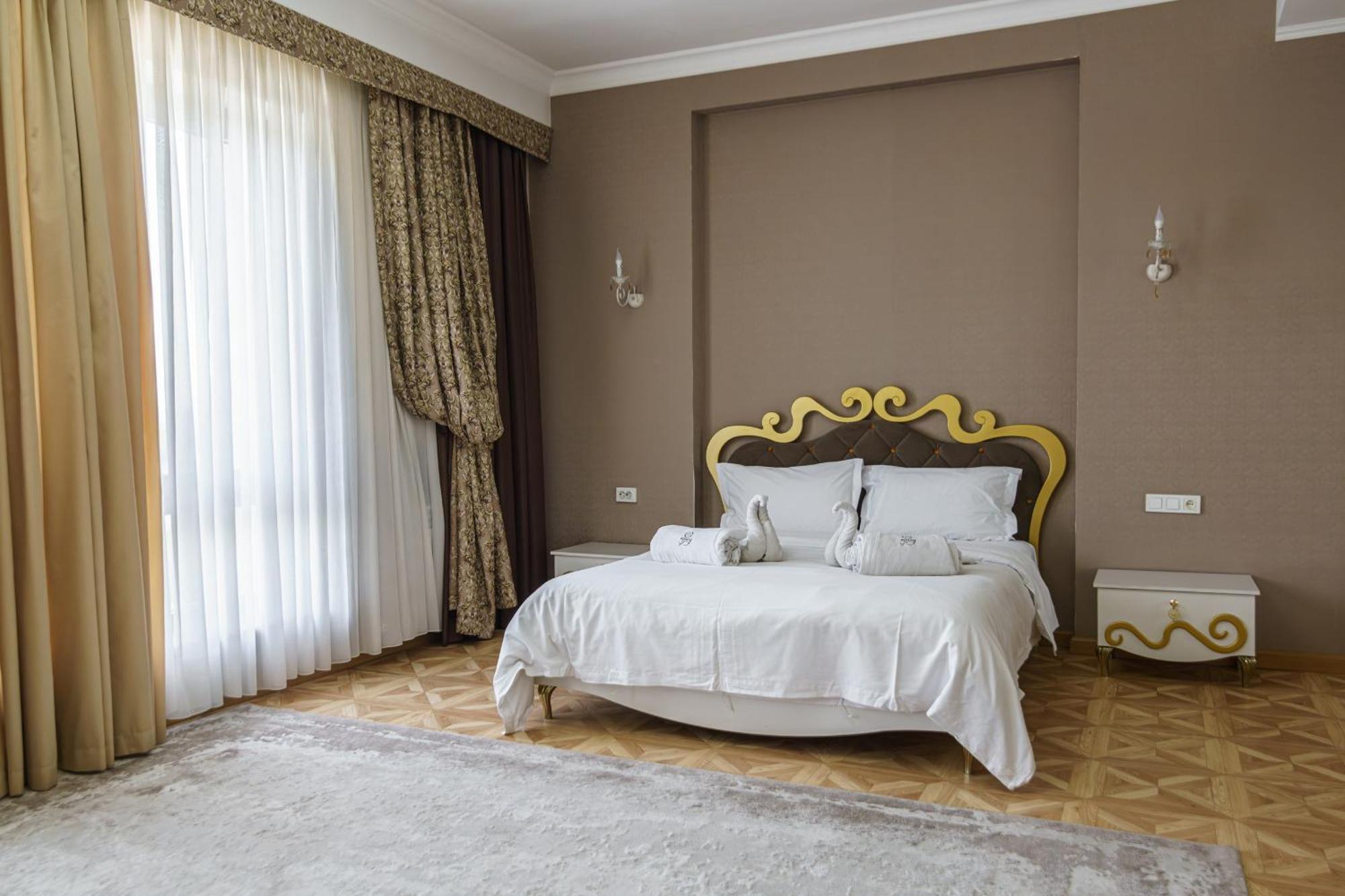 Park Hotel Al Bustan Shymkent Ngoại thất bức ảnh
