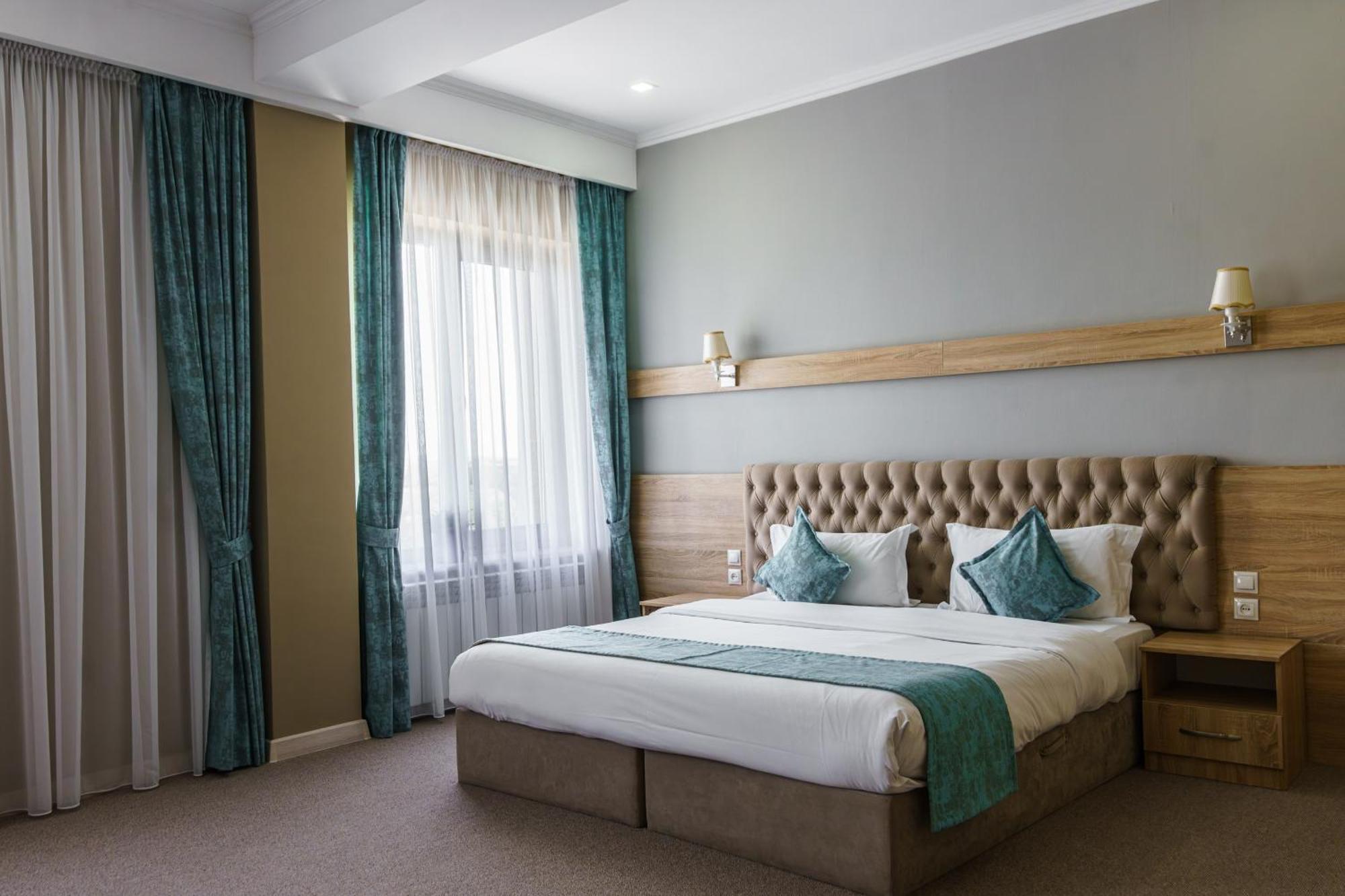 Park Hotel Al Bustan Shymkent Ngoại thất bức ảnh